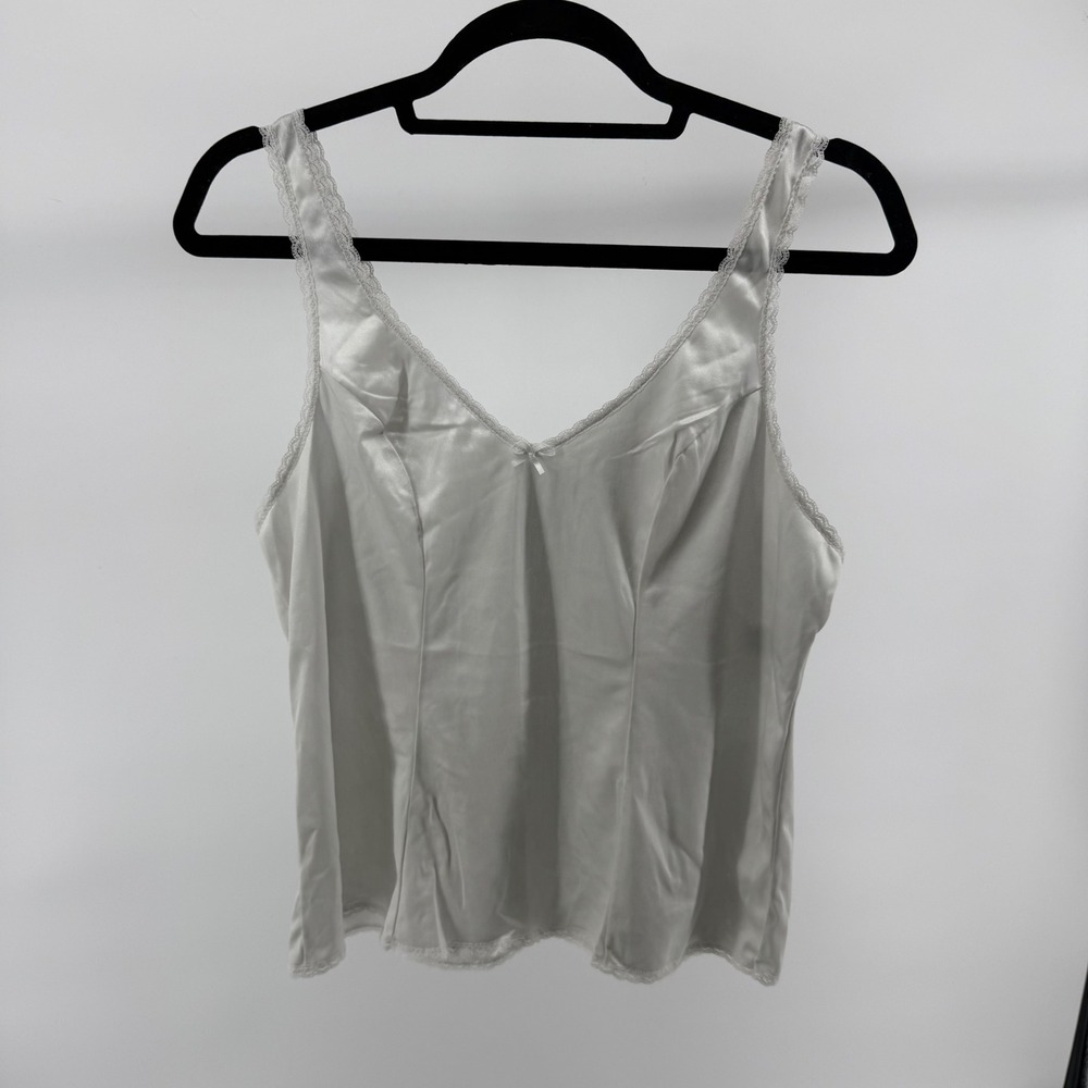 Y2K Vassarette Medium Top White Lace Trimmed‎ V-Neck Sleeveless Cami Tank Slip